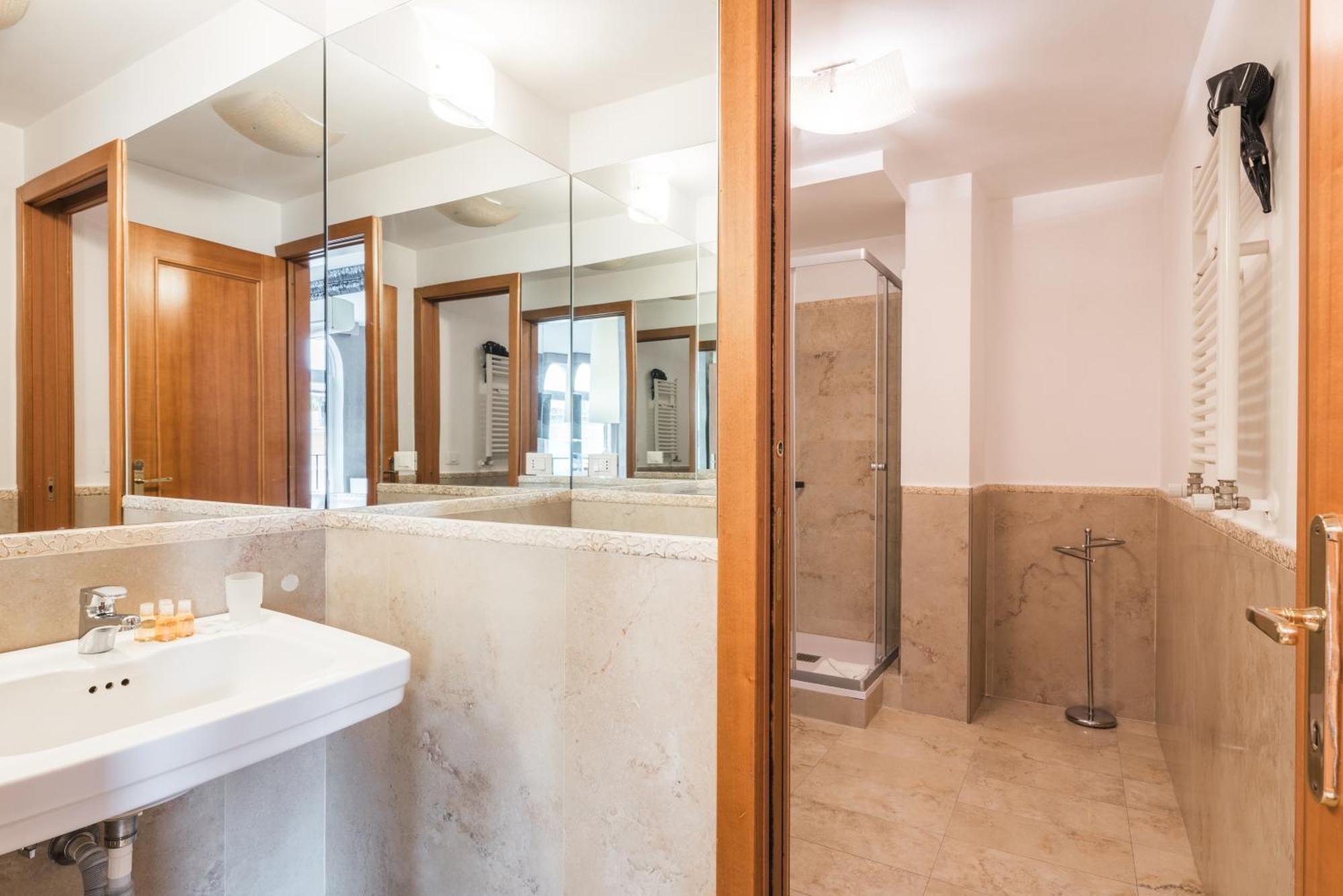 Pensión Penthouse - Private Roma
